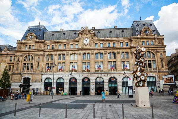 Gare de Saint-Lazare de l'exterieur